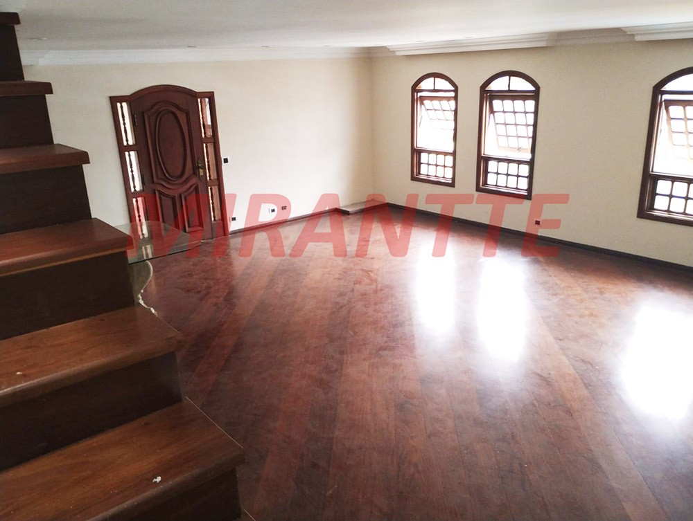 Sobrado de 200m² com 4 quartos em Tremembe