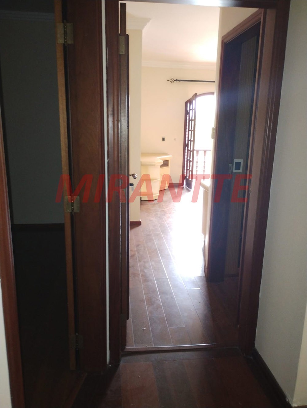Sobrado de 200m² com 4 quartos em Tremembe