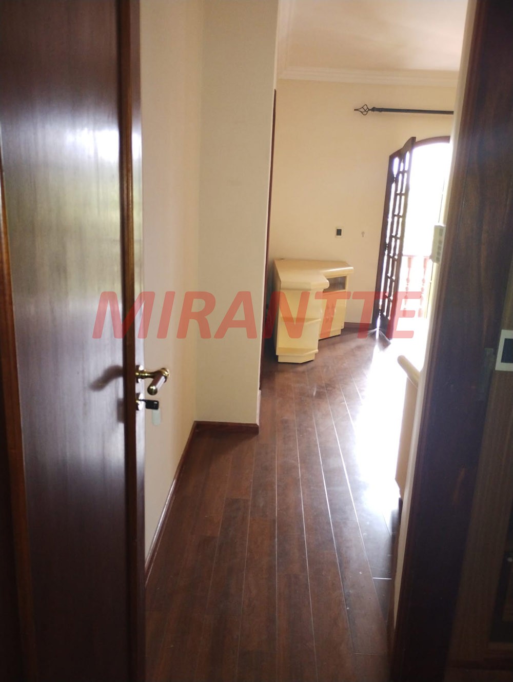 Sobrado de 200m² com 4 quartos em Tremembe