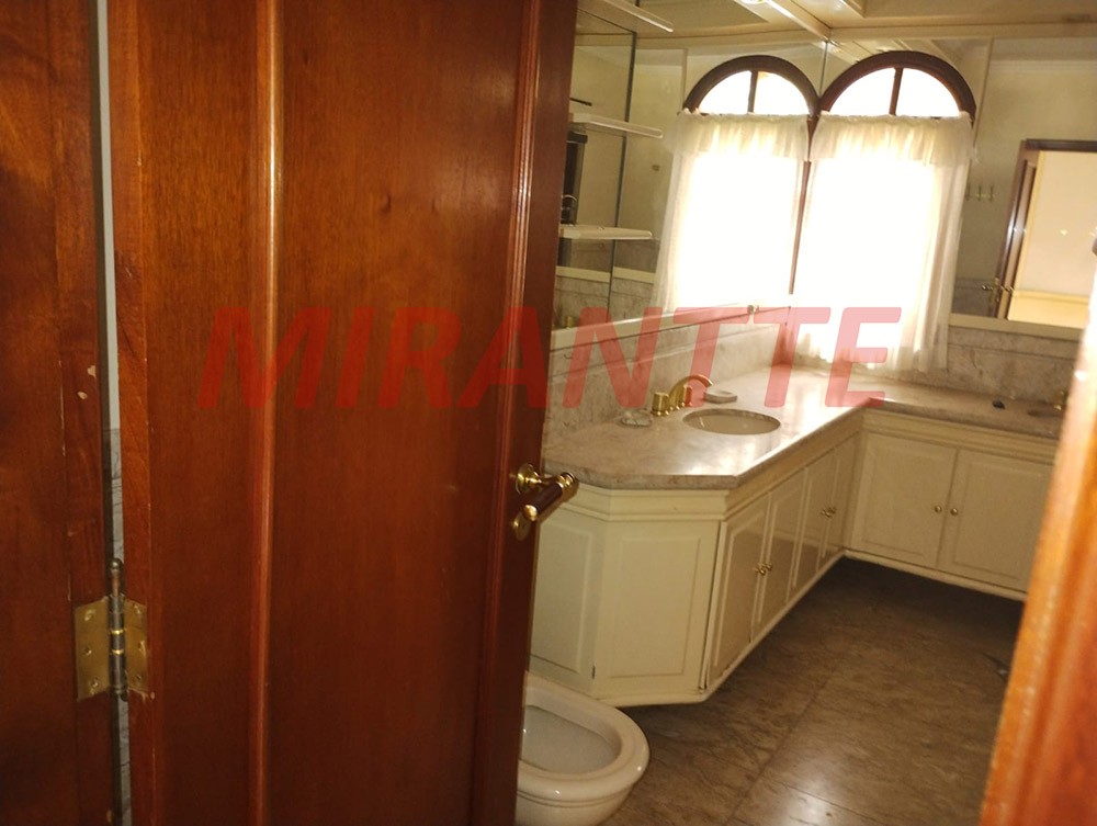 Sobrado de 200m² com 4 quartos em Tremembe