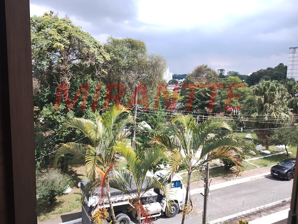 Sobrado de 200m² com 4 quartos em Tremembe