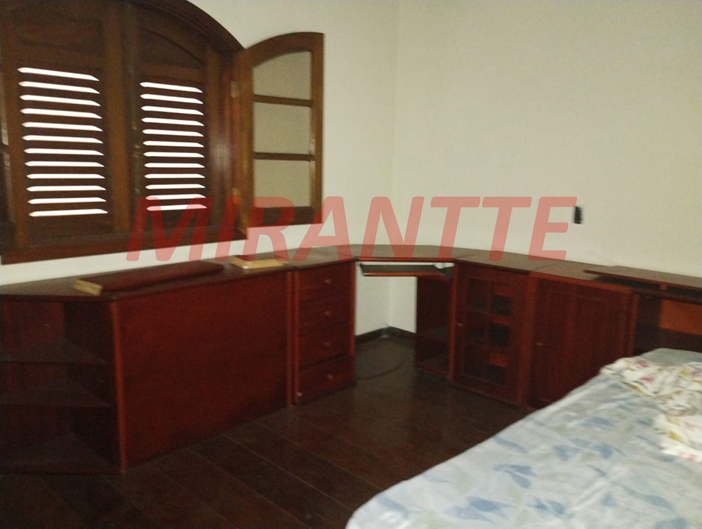 Sobrado de 200m² com 4 quartos em Tremembe