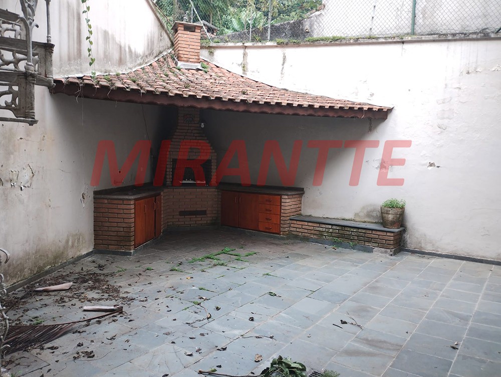 Sobrado de 200m² com 4 quartos em Tremembe