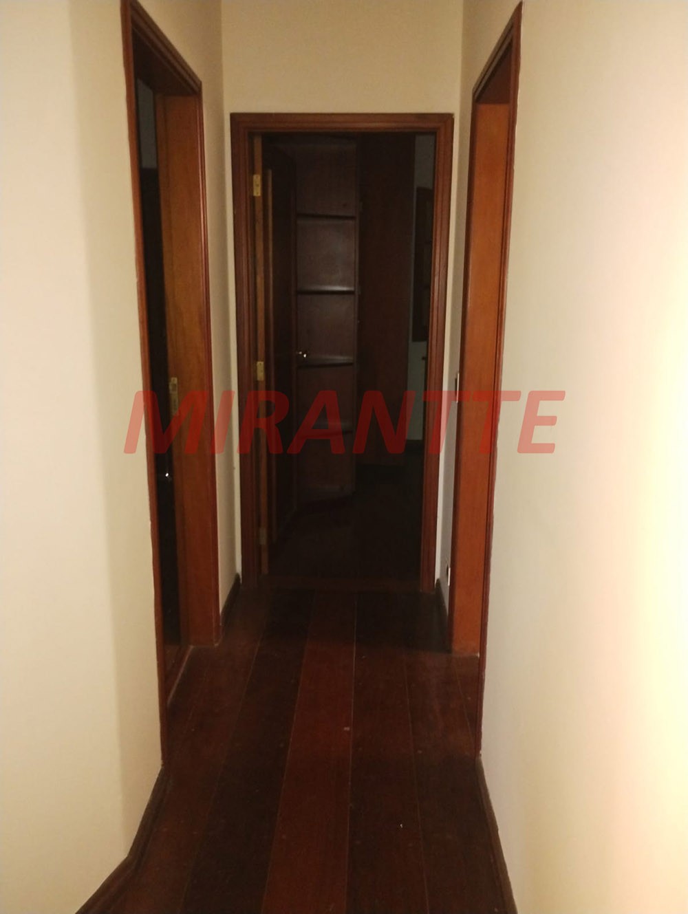 Sobrado de 200m² com 4 quartos em Tremembe