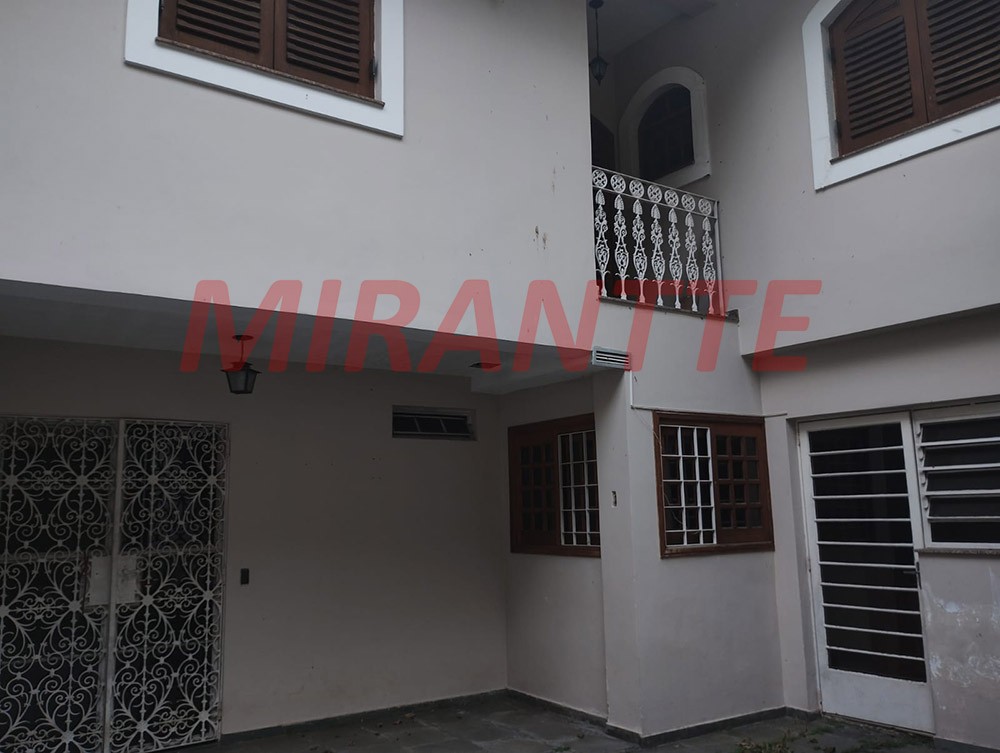 Sobrado de 200m² com 4 quartos em Tremembe