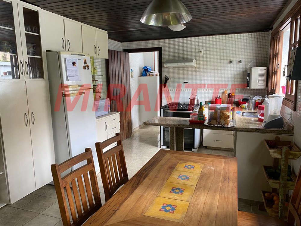 Sobrado de 500m² com 5 quartos em Jardim Bibi