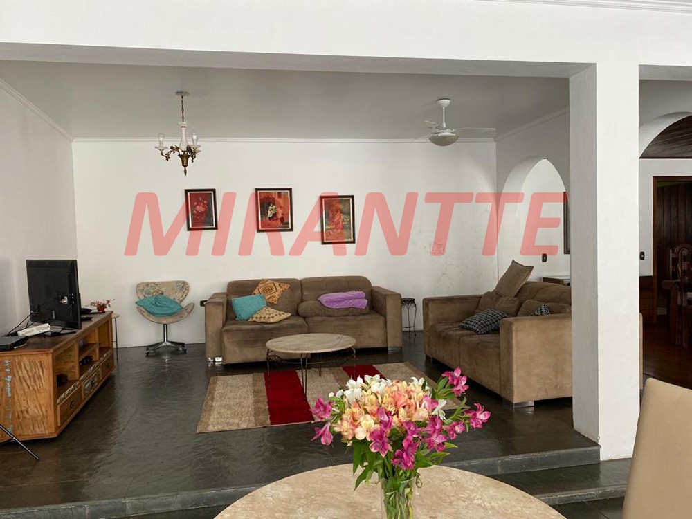 Sobrado de 500m² com 5 quartos em Jardim Bibi