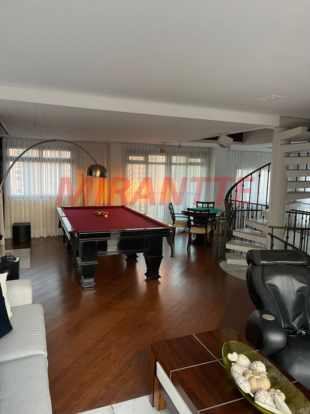 Cobertura de 284m² com 3 quartos em Santana