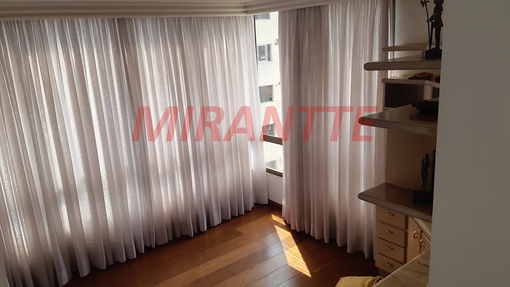 Apartamento de 440m² com 3 quartos em Santana