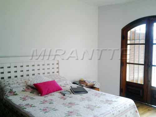 Sobrado de 685m² com 3 quartos em Jardim França