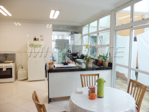 Sobrado com 23 quartos em Pompéia