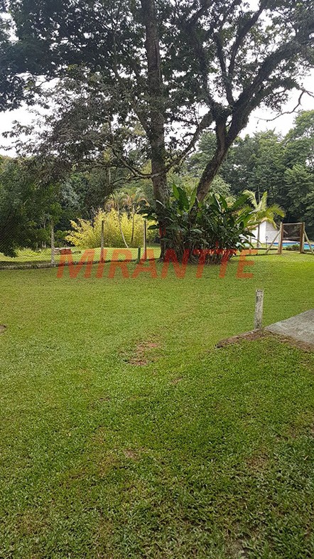 Sobrado de 550m² com 4 quartos em Serra da Cantareira