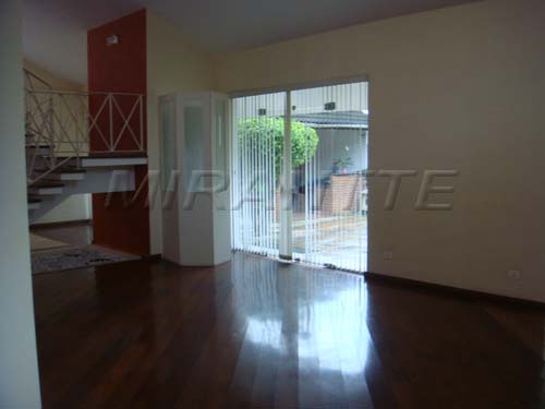 Sobrado de 323m² com 4 quartos em Jardim São Bento