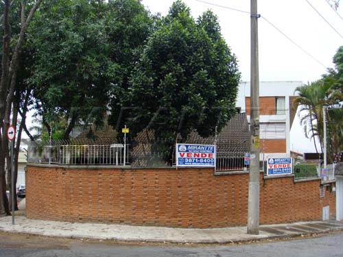 Sobrado de 323m² com 4 quartos em Jardim São Bento