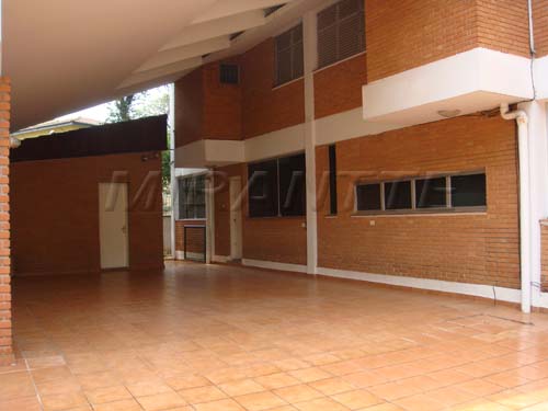 Sobrado de 323m² com 4 quartos em Jardim São Bento