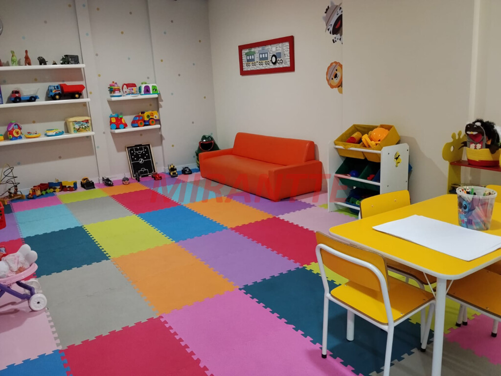 Apartamento de 178m² com 4 quartos em Santana