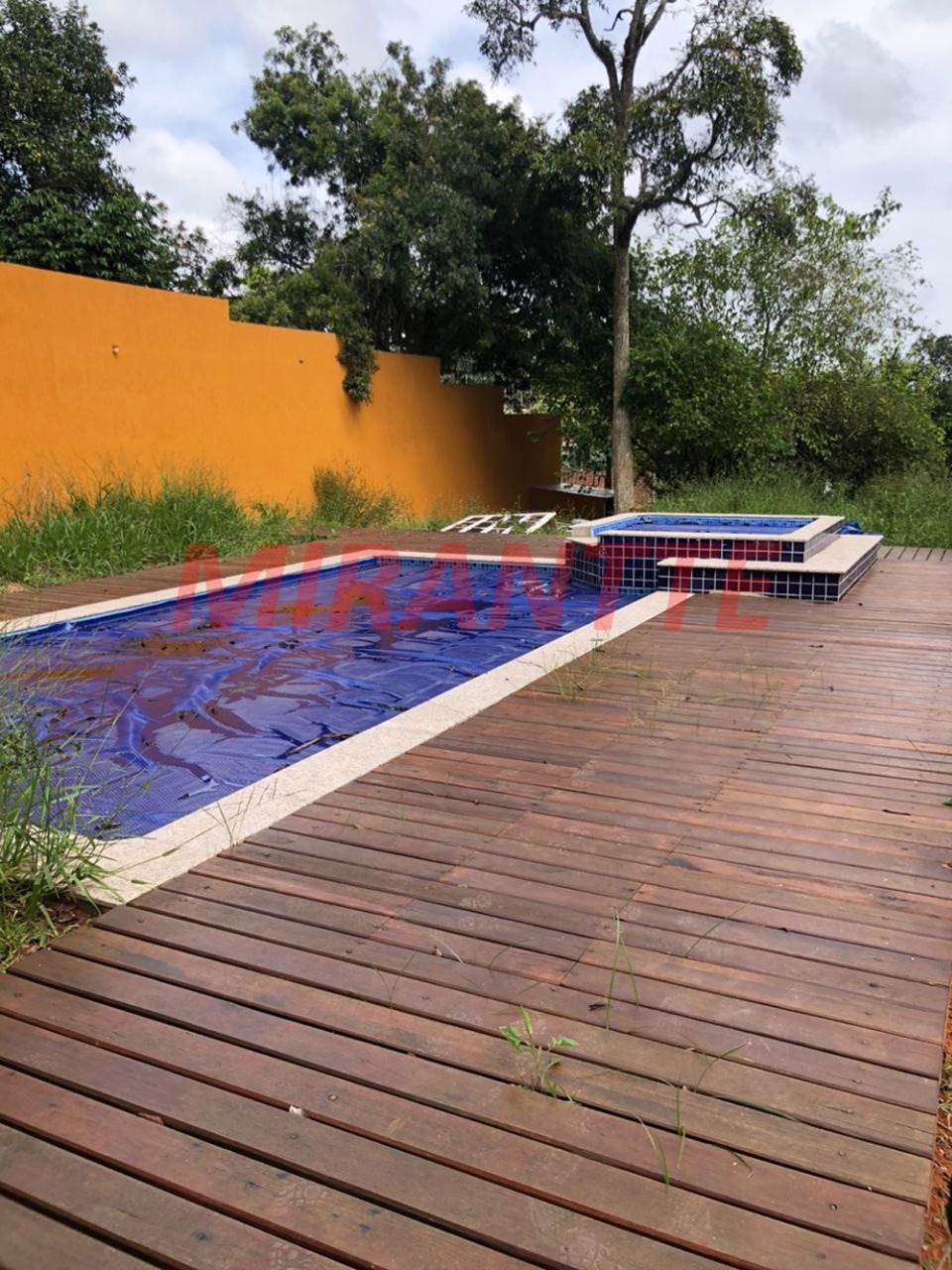 Sobrado de 560m² com 5 quartos em Serra da Cantareira