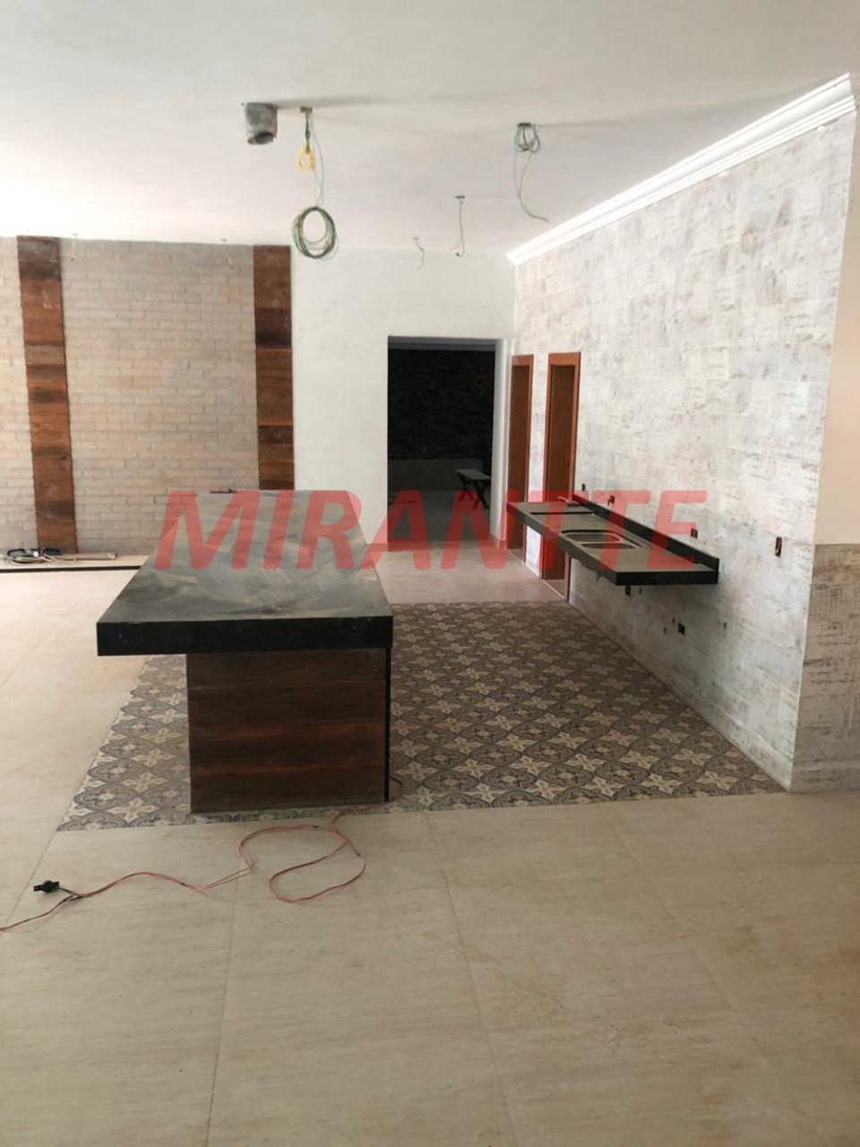 Sobrado de 560m² com 5 quartos em Serra da Cantareira