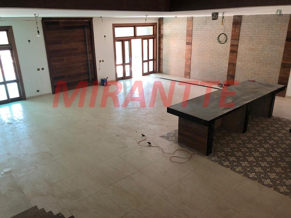 Sobrado de 560m² com 5 quartos em Serra da Cantareira