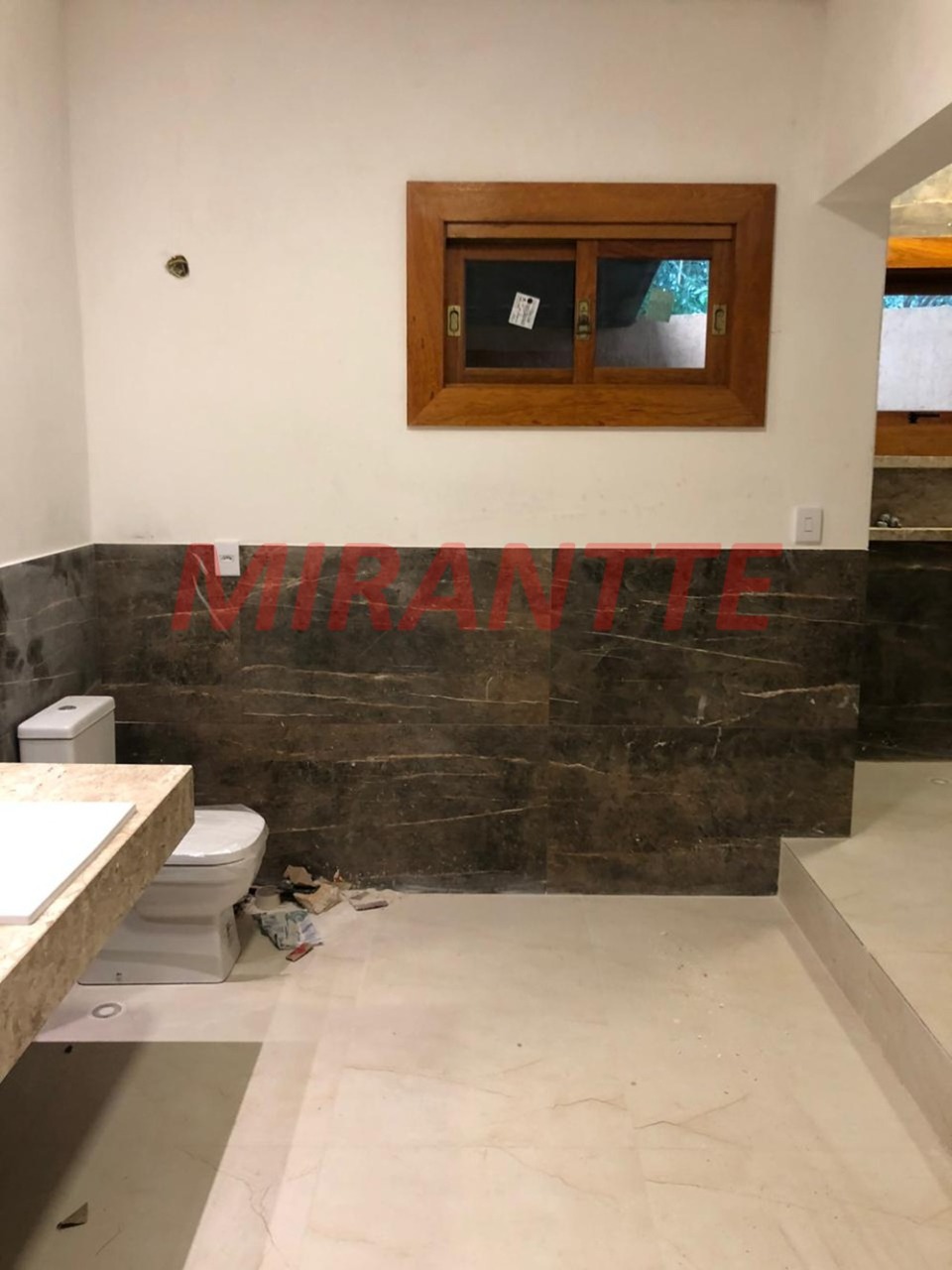 Sobrado de 560m² com 5 quartos em Serra da Cantareira