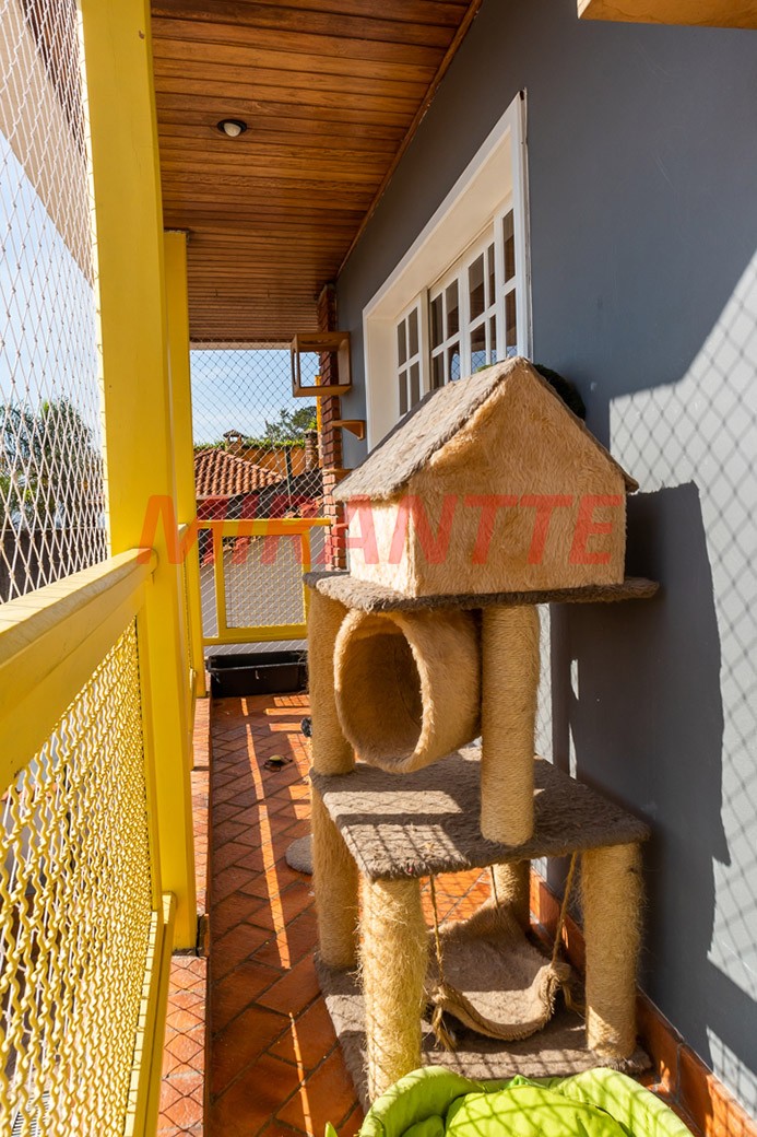Cond. fechado de 780m² com 4 quartos em Jardim Ibiratiba