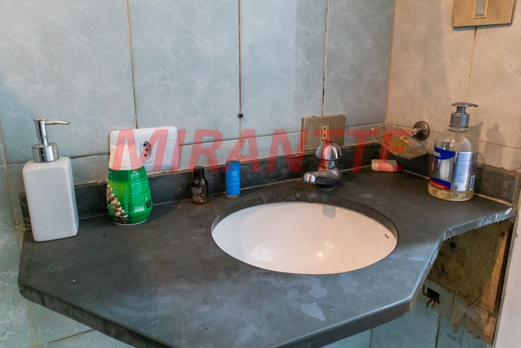 Cond. fechado de 780m² com 4 quartos em Jardim Ibiratiba