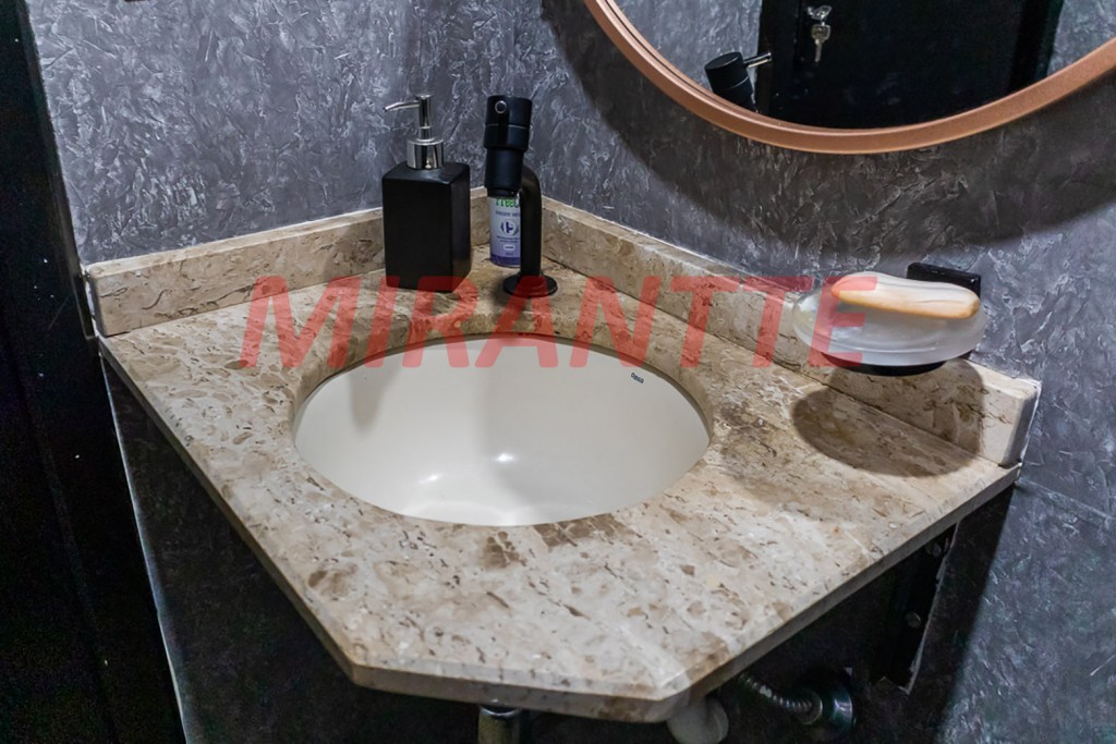 Cond. fechado de 780m² com 4 quartos em Jardim Ibiratiba