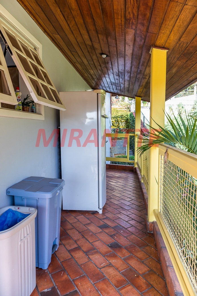 Cond. fechado de 780m² com 4 quartos em Jardim Ibiratiba