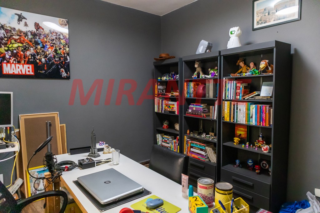 Cond. fechado de 780m² com 4 quartos em Jardim Ibiratiba