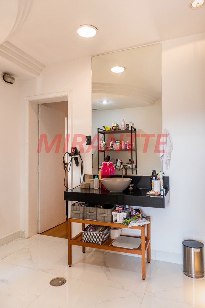 Cond. fechado de 780m² com 4 quartos em Jardim Ibiratiba
