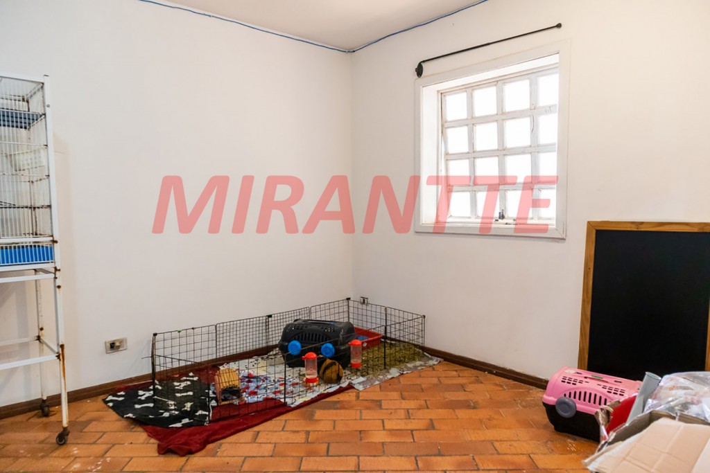 Cond. fechado de 780m² com 4 quartos em Jardim Ibiratiba