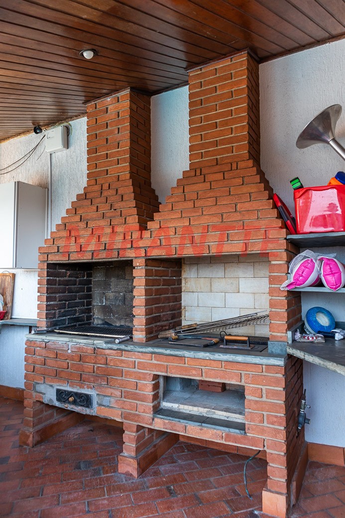 Cond. fechado de 780m² com 4 quartos em Jardim Ibiratiba