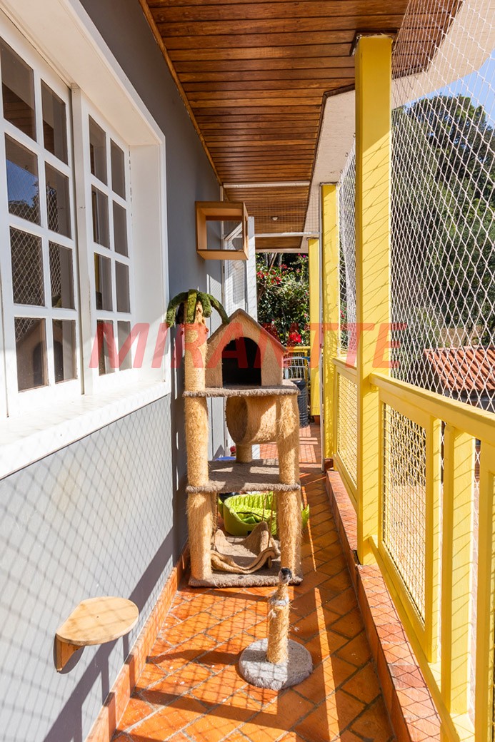 Cond. fechado de 780m² com 4 quartos em Jardim Ibiratiba