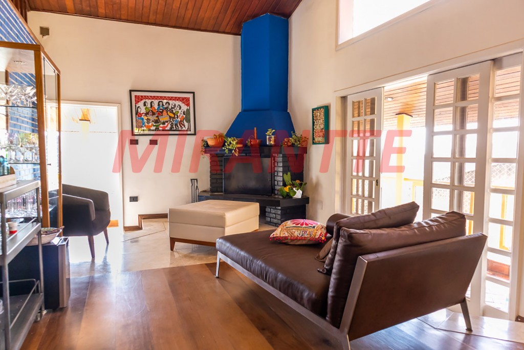 Cond. fechado de 780m² com 4 quartos em Jardim Ibiratiba