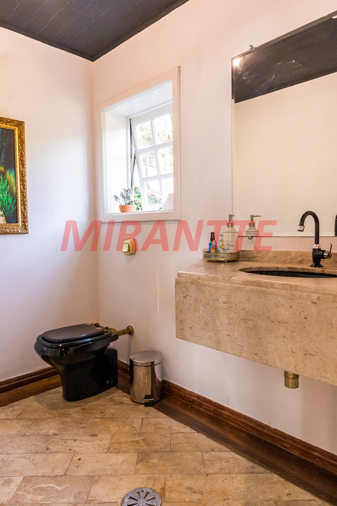 Cond. fechado de 780m² com 4 quartos em Jardim Ibiratiba