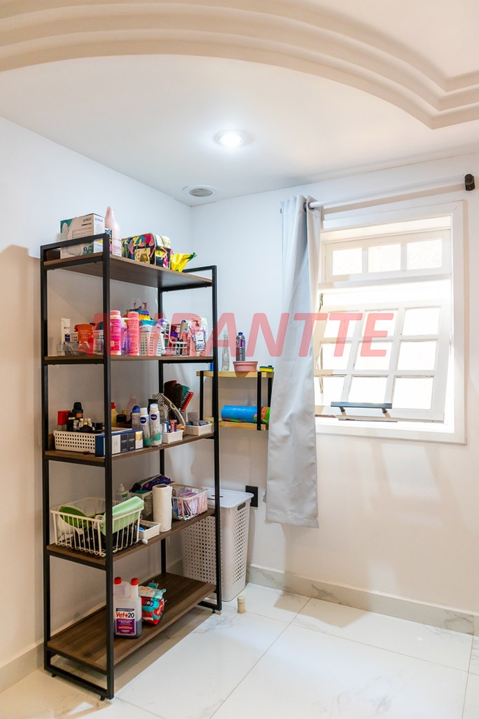 Cond. fechado de 780m² com 4 quartos em Jardim Ibiratiba