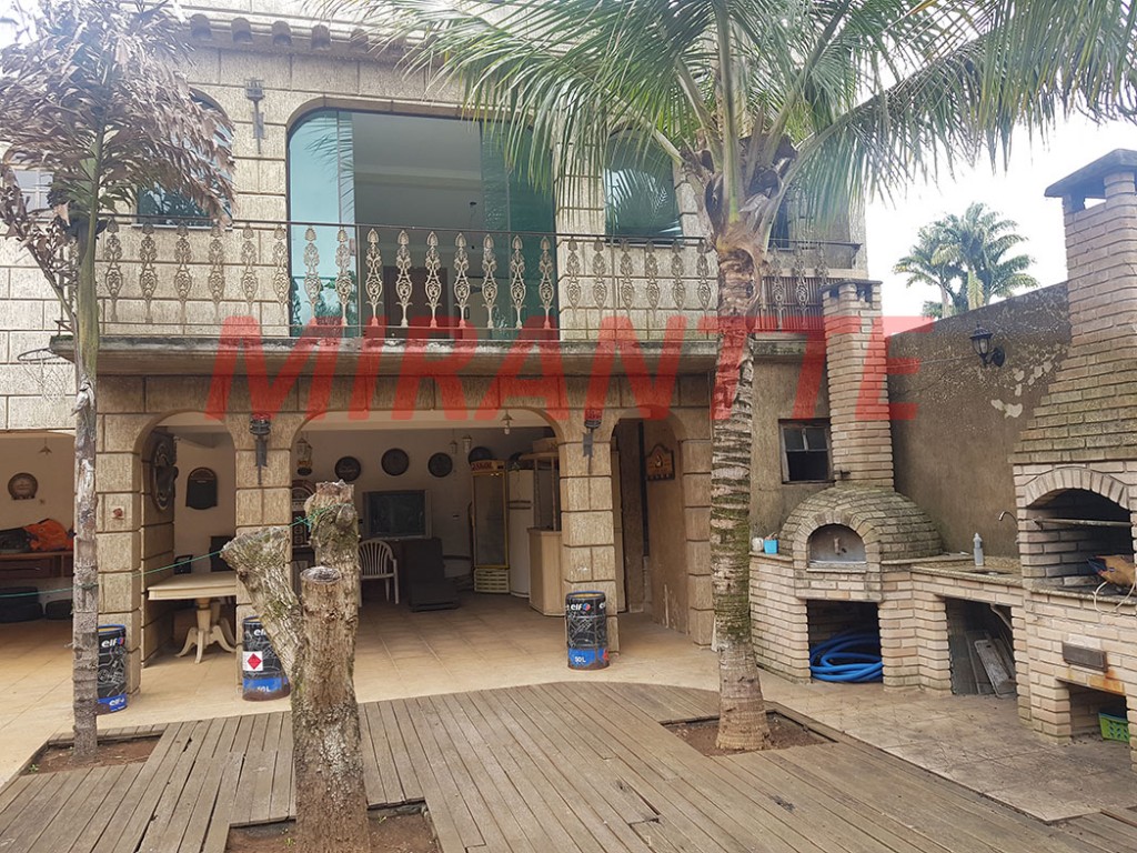 Sobrado de 700m² com 7 quartos em Tremembe