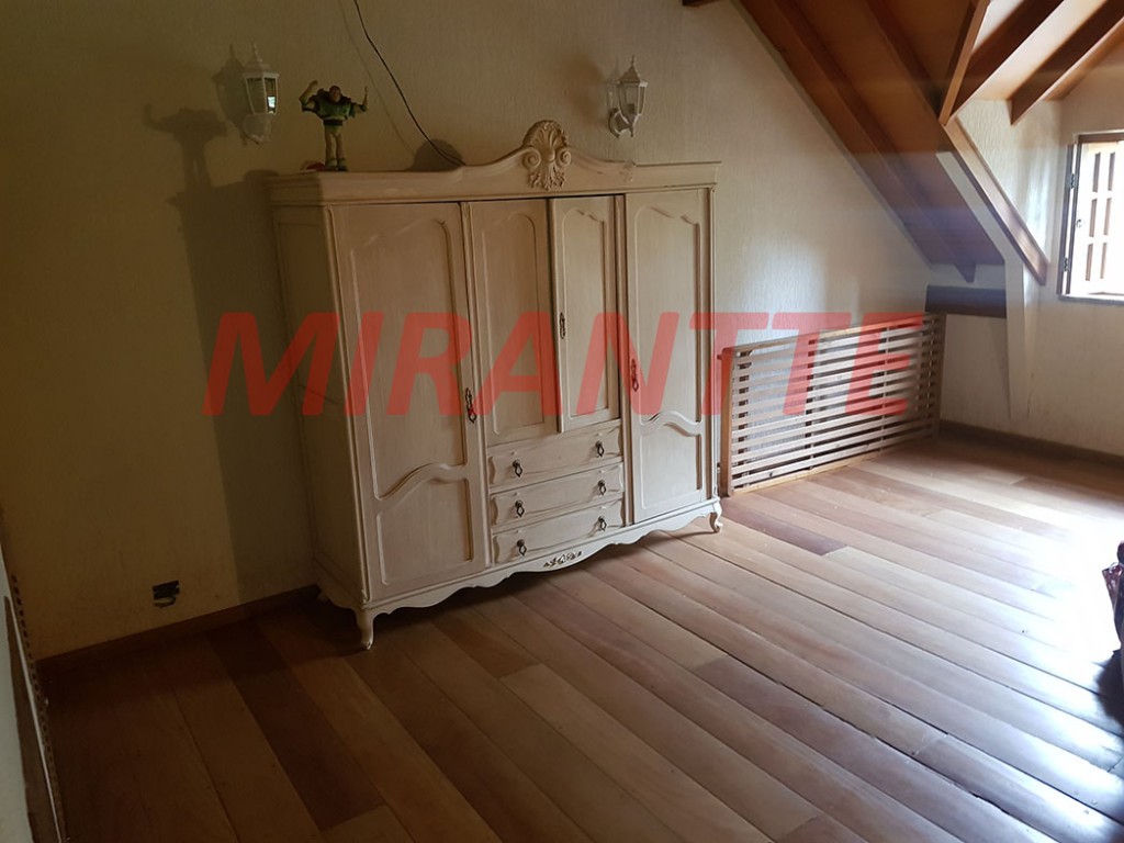 Sobrado de 700m² com 7 quartos em Tremembe