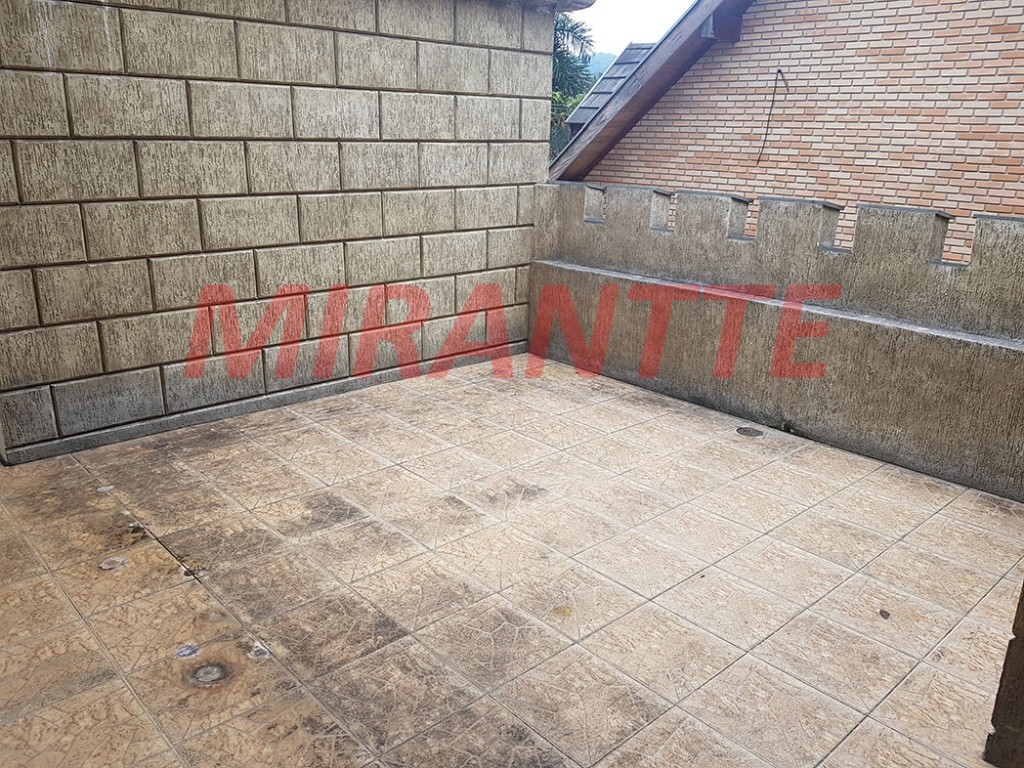 Sobrado de 700m² com 7 quartos em Tremembe