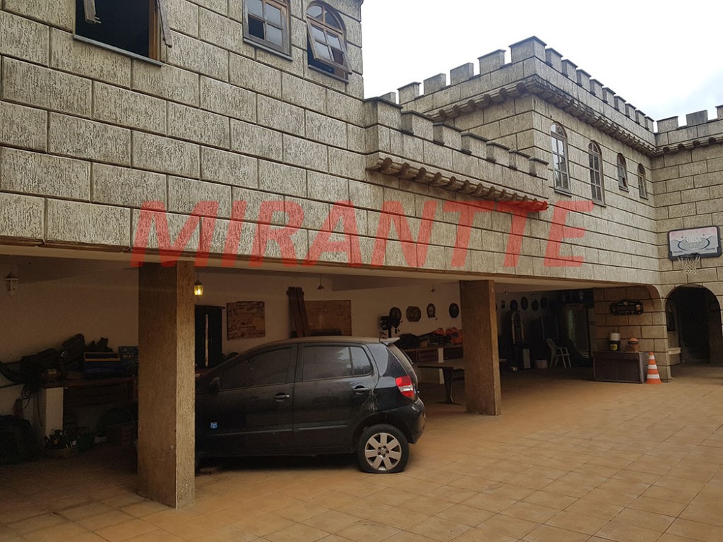 Sobrado de 700m² com 7 quartos em Tremembe