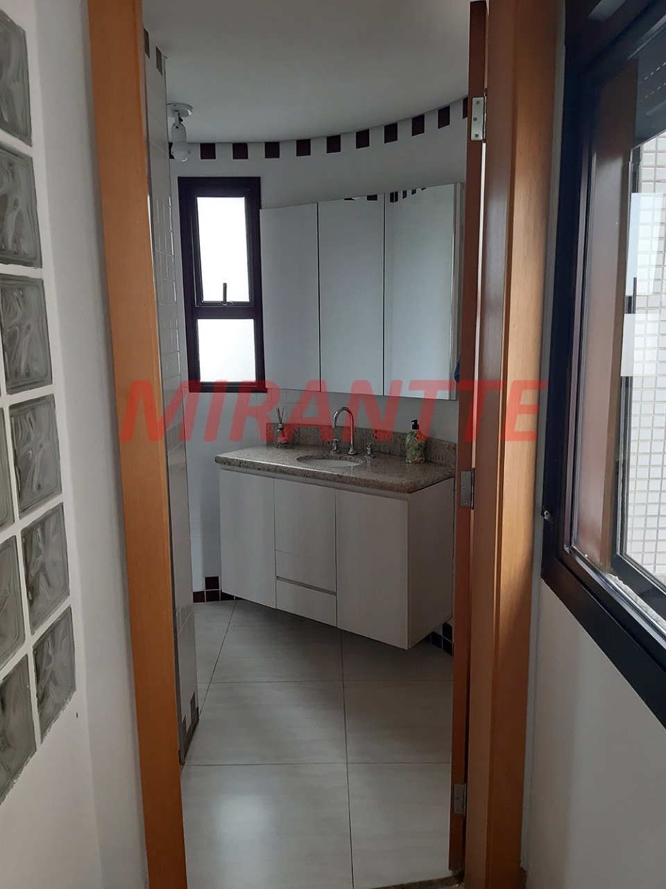 Apartamento de 106m² com 3 quartos em Água Fria
