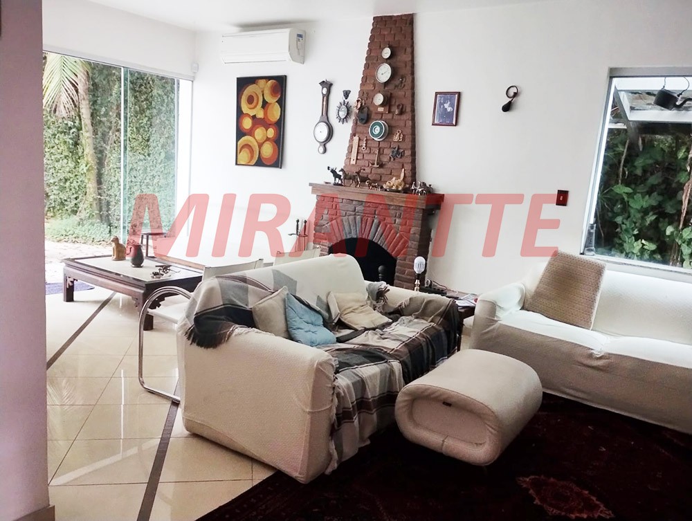 Sobrado de 440m² com 5 quartos em Jardim Floresta