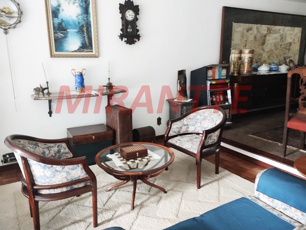 Sobrado de 440m² com 5 quartos em Jardim Floresta