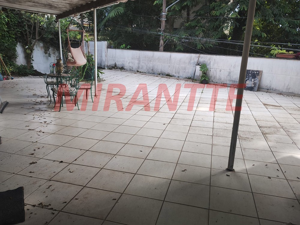 Sobrado de 440m² com 5 quartos em Jardim Floresta