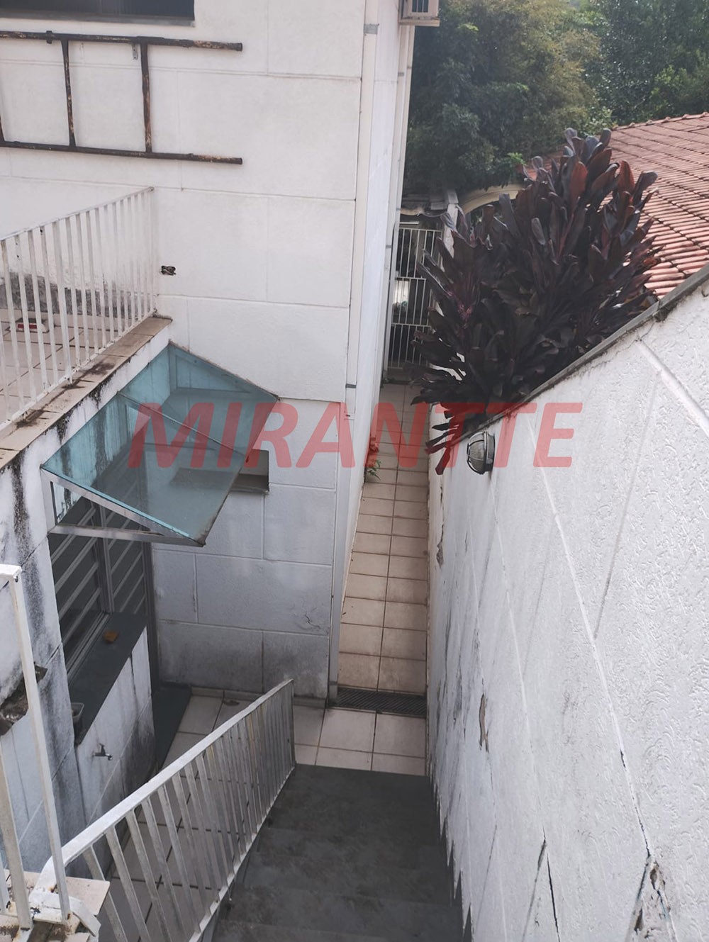 Sobrado de 440m² com 5 quartos em Jardim Floresta