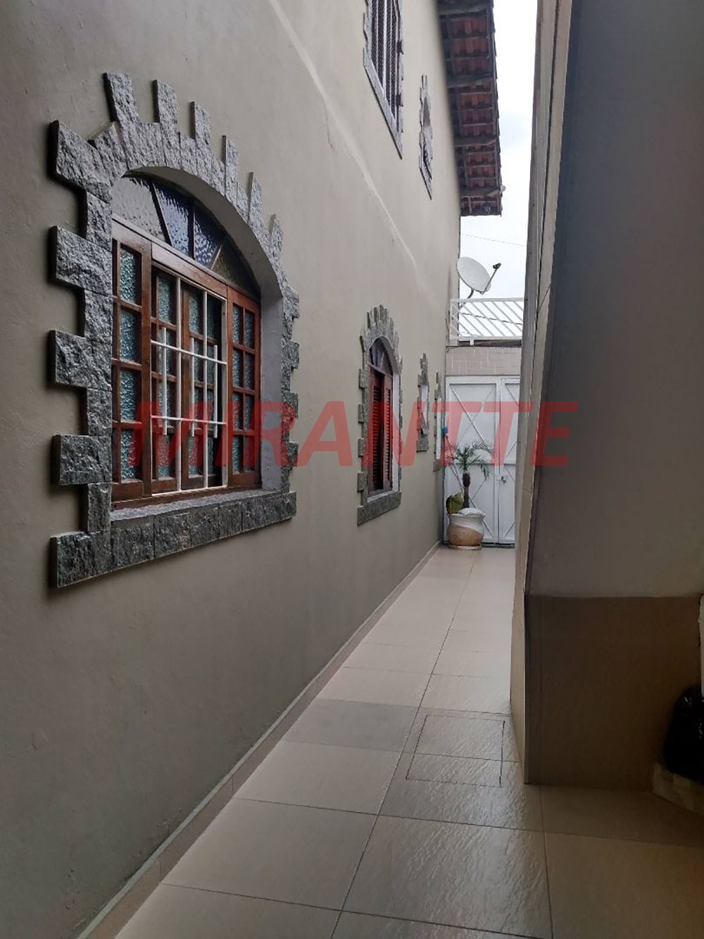 Sobrado de 210m² com 3 quartos em Tremembe
