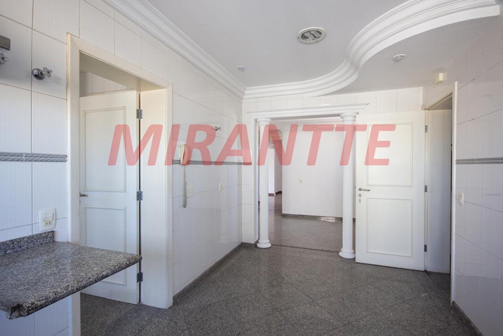 Apartamento com 4 quartos em Água Fria
