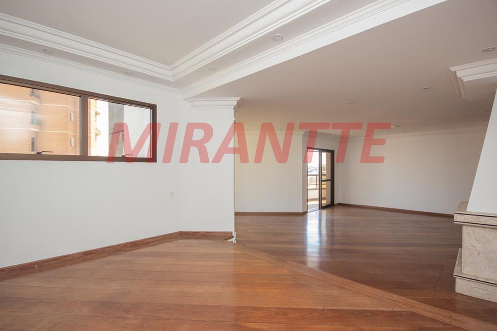 Apartamento com 4 quartos em Água Fria