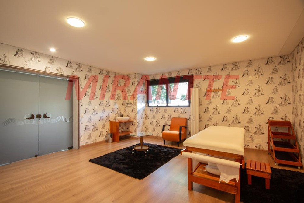 Apartamento com 4 quartos em Água Fria