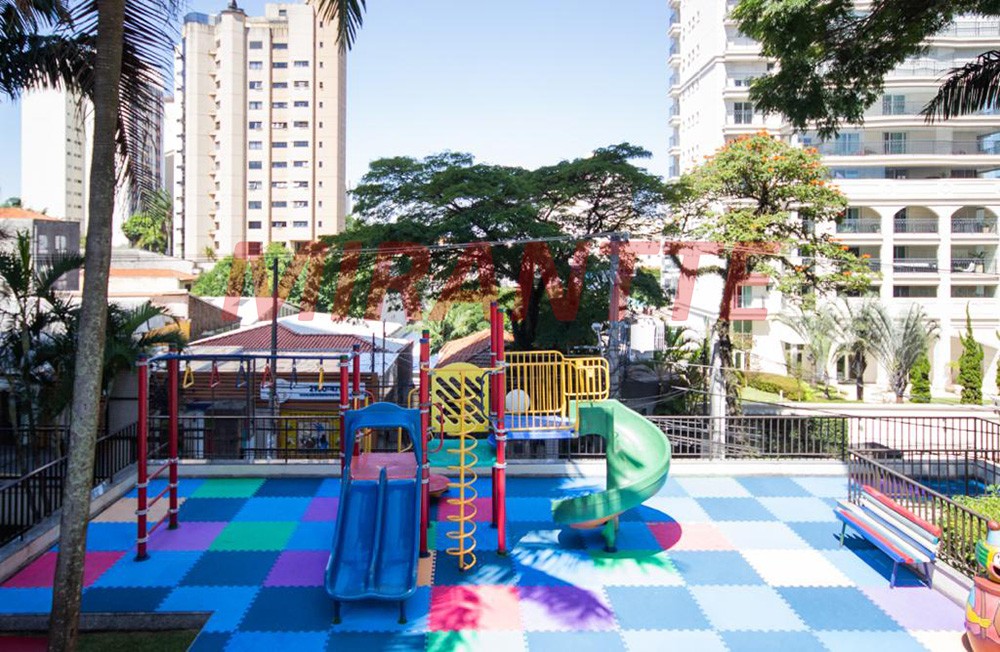 Apartamento com 4 quartos em Água Fria